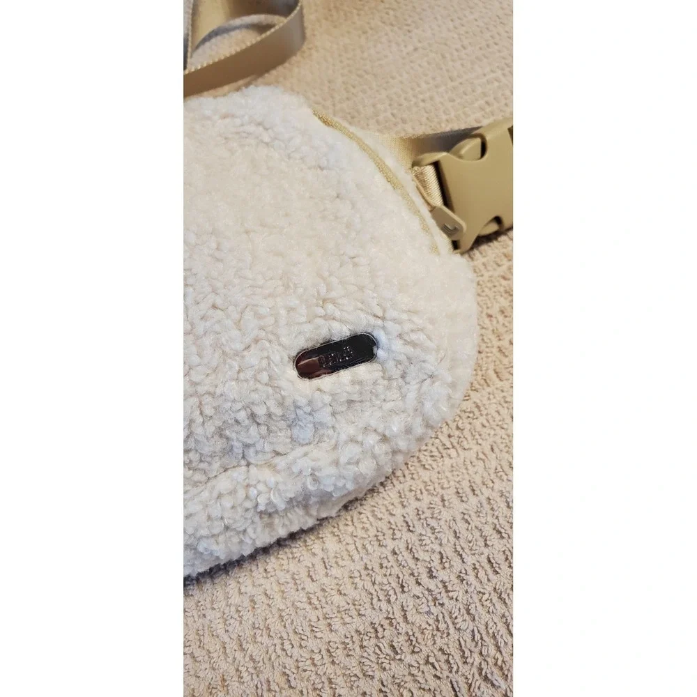 Lole Sherpa Fleece Belt Bag Cream Beige Adjustable Strap‎ Fanny Pack Crossbody